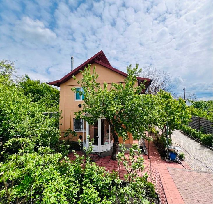 Круглик. Продам жилий дім. Газ,камін,баня. Ліс,озеро. м.Теремки 10хв