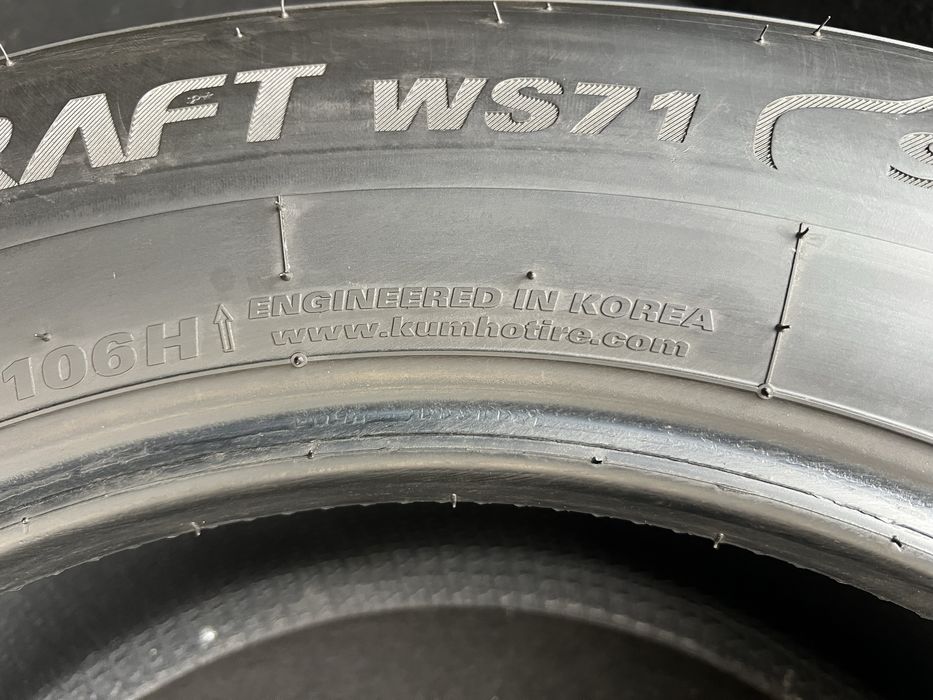KUMHO 225 65 r17 WinterCraft WS71  99% залишок протектора ЗИМА 2шт