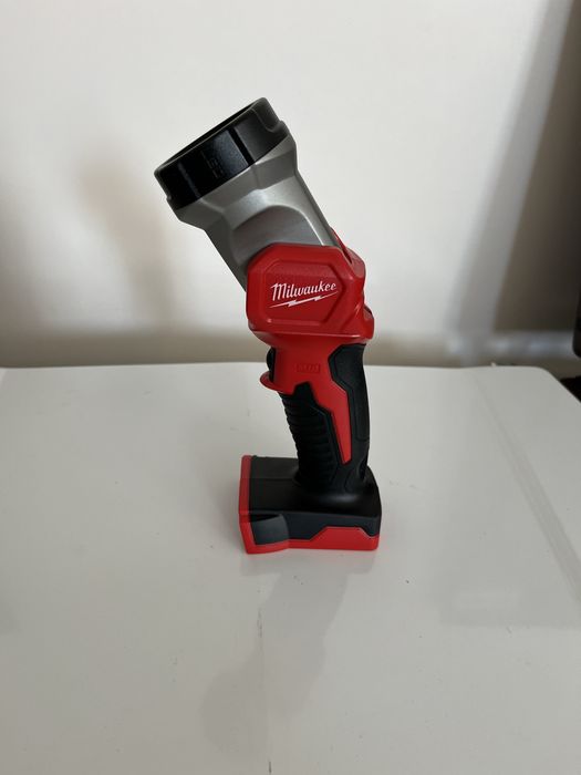 Прожектор -ліхтар milwaukee 2368-20  4500 люменів