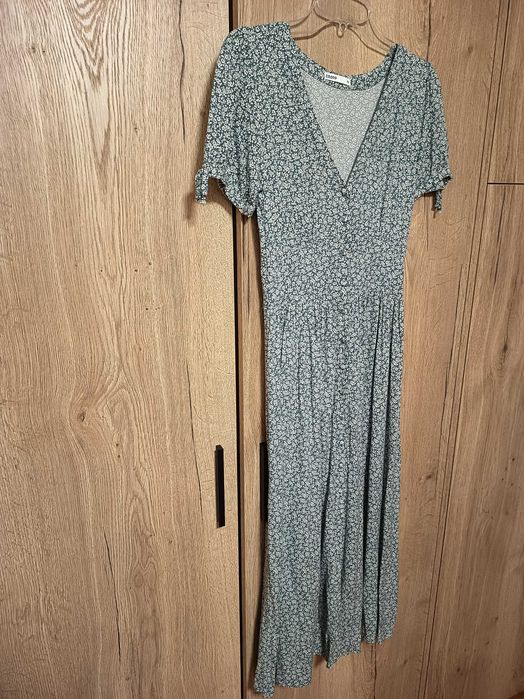 Sukienka midi Cropp w drobne kwiatki / rozmiar XS