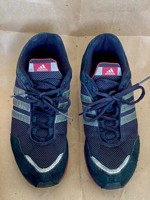 Tênis adidas pretos