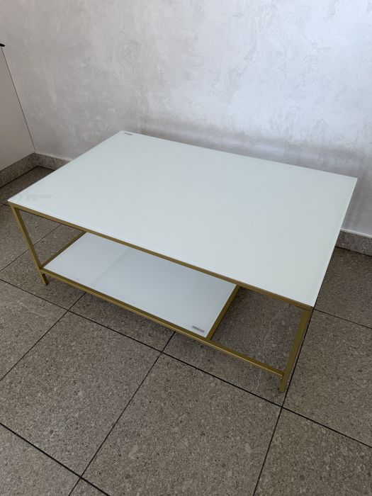 Журнальний скляний столик JYSK