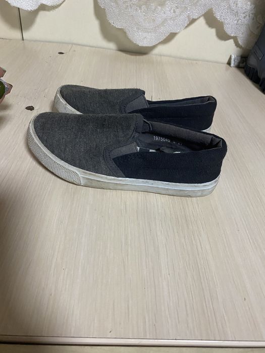 Продам кеды  2 пары