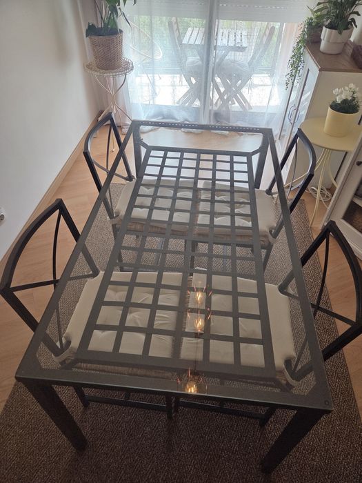 Mesa ikea + 4 cadeiras