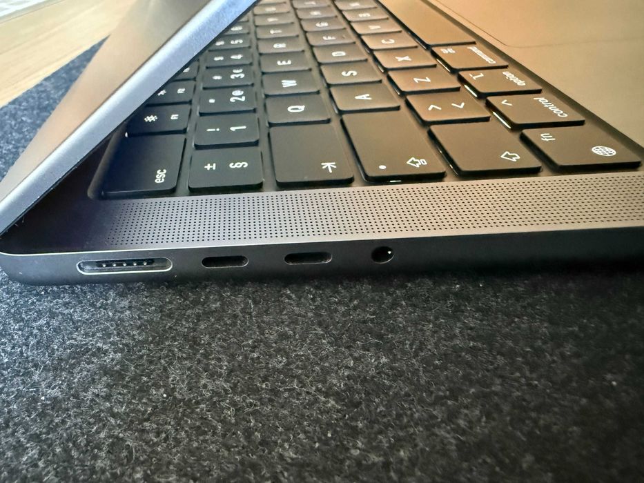 Macbook Pro 14" M1 Pro 32GB RAM 1TB SSD Cinzento Sideral