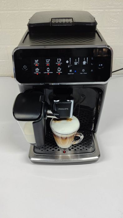 Кавомашина Philips LatteGo EP3241