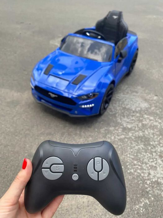 Autko z FUNKCJĄ DRIFTU Ford Mustang 600W 24V pilot mp3 światła