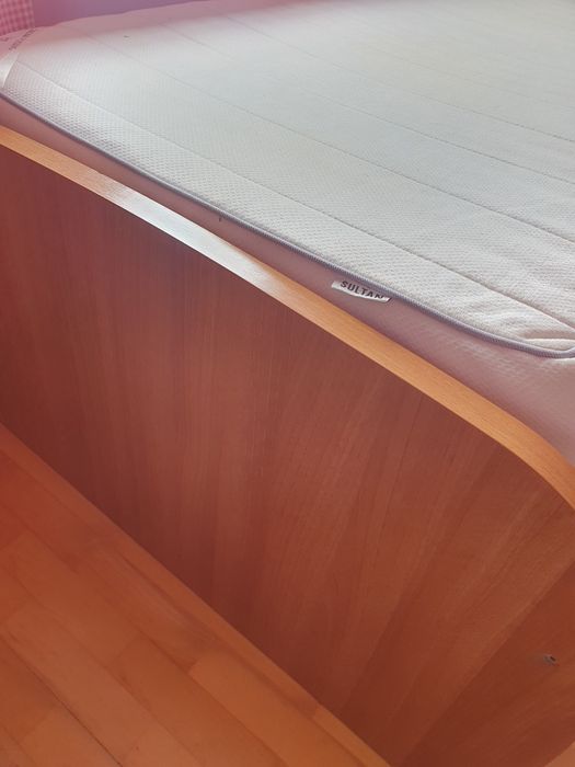 Cama de solteiro com colchão