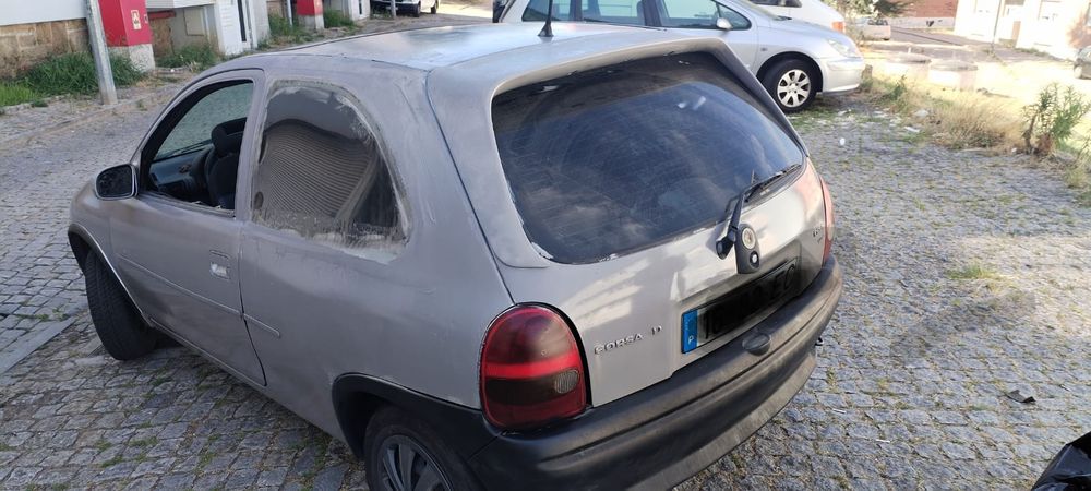 Opel corsa b 1.7 d 5 lugares
