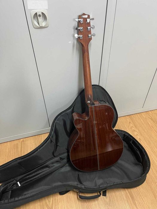 Guitarra Takamine GN30 CE