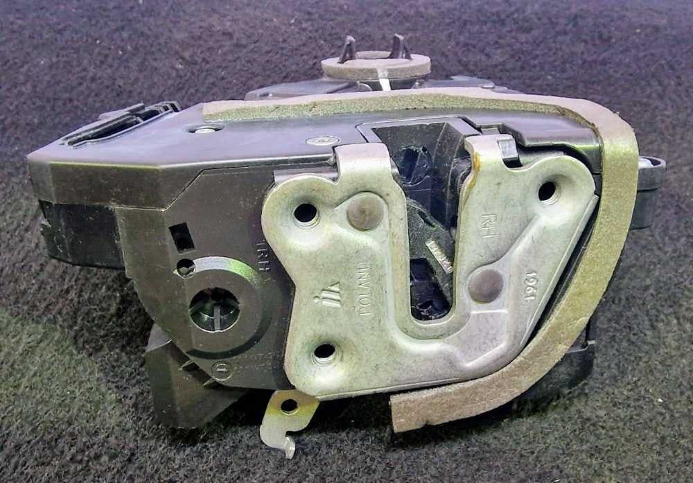 Fechadura / Fecho Porta Frente Direito 805024067R - RENAULT CAPTUR II