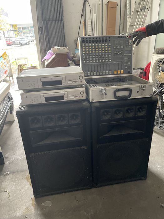 Colunas + Amplificador + Leitores CDs