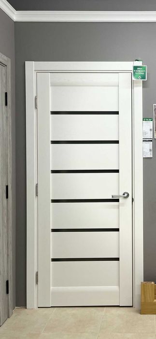 Двері розпродаж ПАПА КАРЛО з вітрини по одній двері