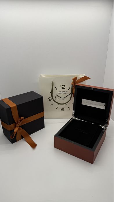 Фірмова коробка під годинник Panerai.Панераі.Нова.