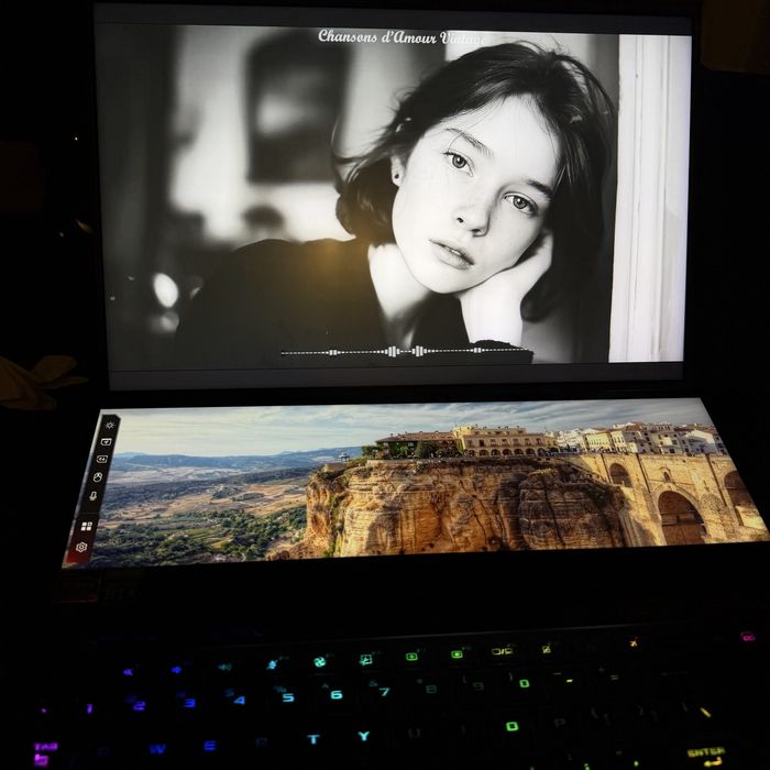 Asus Zephyrus Duo 16/MiniLED 2k165+4k60hz/RTX3070Ti/32GB/2T/R9-6900/