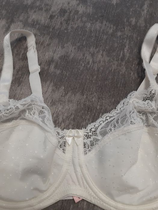 Biustonosz hunkemoller 75D, odpowiedni na 80C