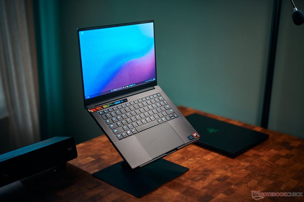Razer Blade 14 - 3k 120 Hz OLED R9- 365/64GB/2TB/RTX5070