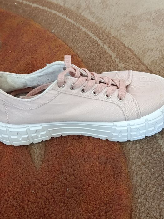Buty damskie numer 37