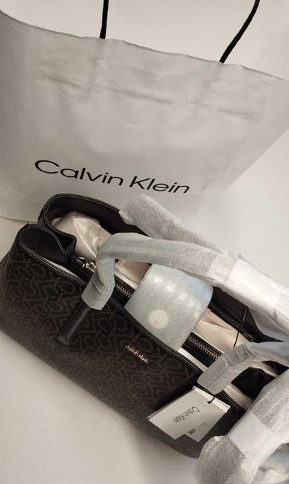 Mala Calvin Klein - Nova e original
