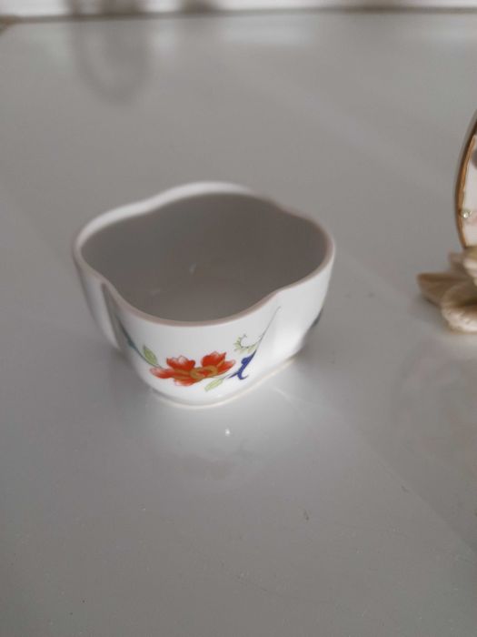Lote de peças em porcelana.