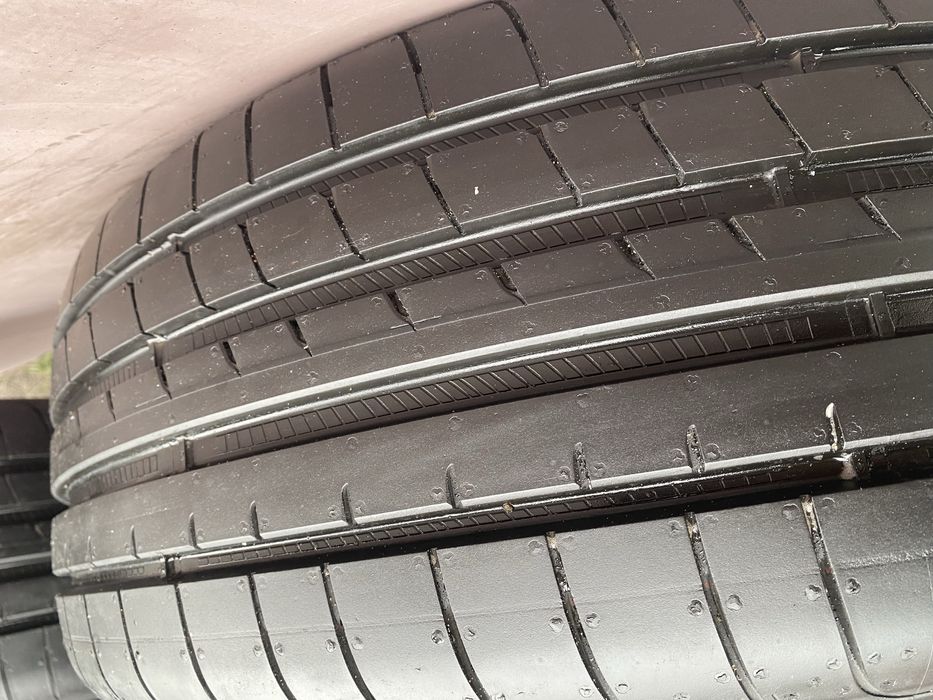 235/45/19 Good year asymmetric 5