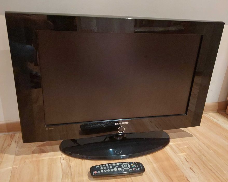 Telewizor Samsung 32 całe