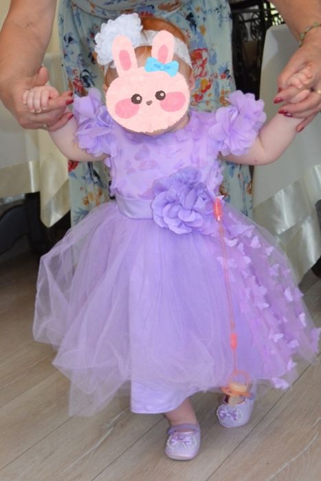 Продам плаття на рік