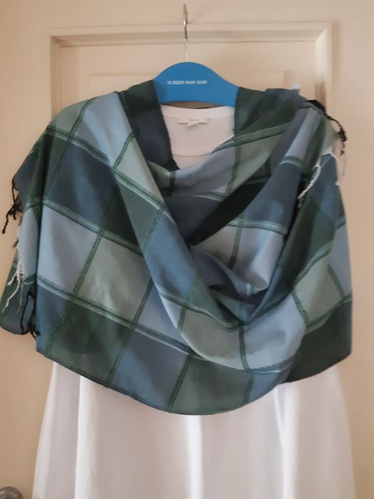 Solar elegancki, zwiewny szal z klasą twarzowa zieleń & błękit