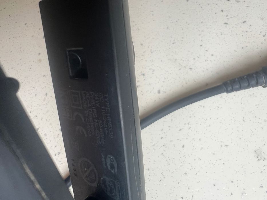Вирівнювач для волосся Philips