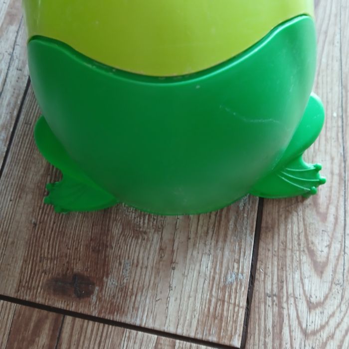 Пісюар  жабка  .