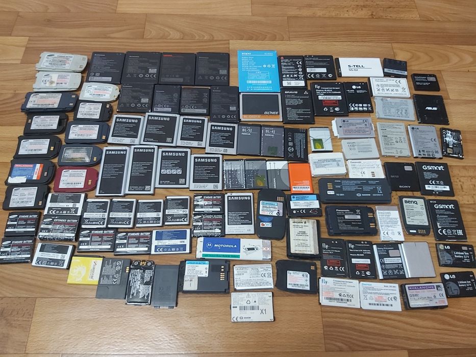 Акамулятори для телефонів ВСЕ НА ФОТО
