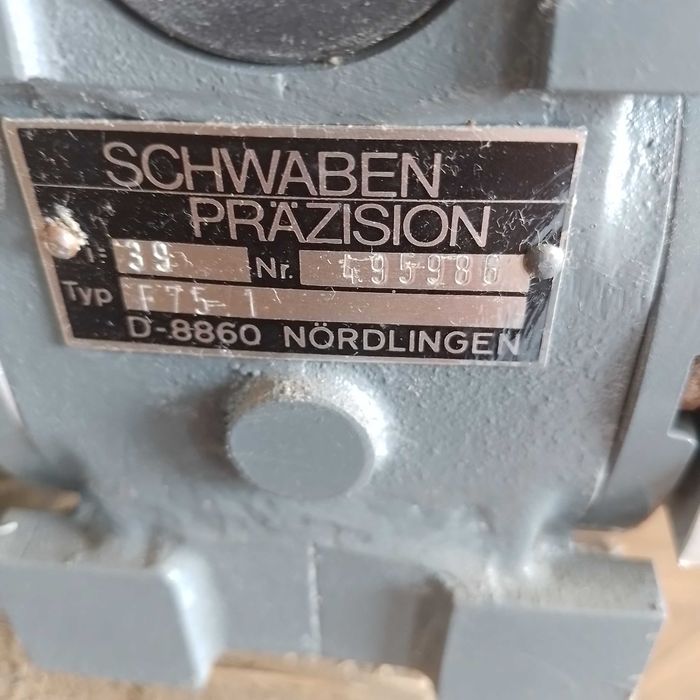 Silnik elektryczny z przekładnią