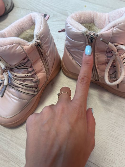 Продам дитячі ботінки