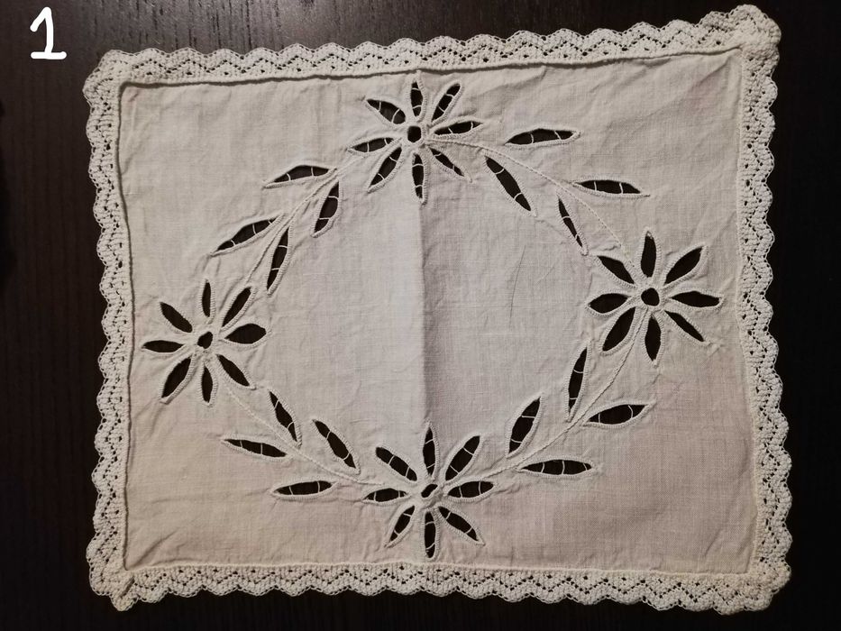 Conjunto de vários panos bordados