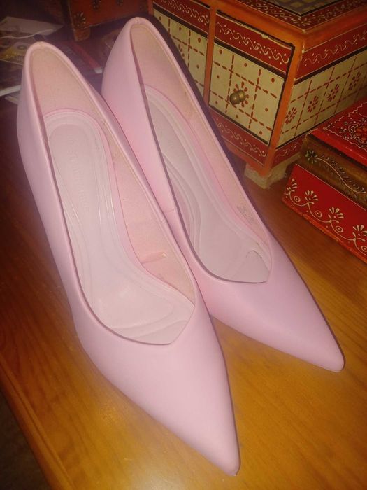 Sapatos rosa da Stradivarius