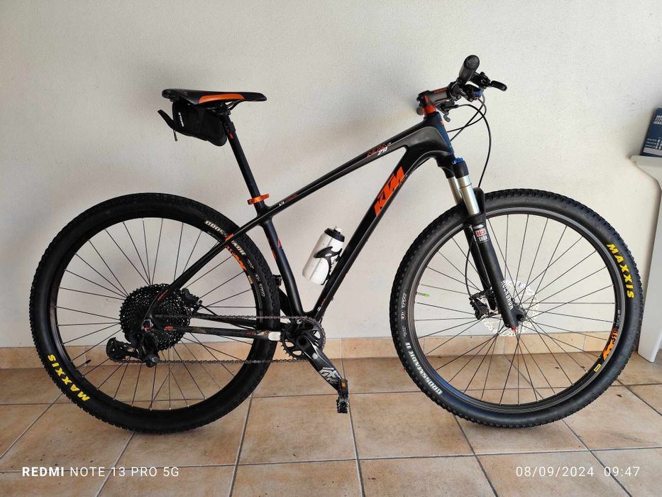 Bicicleta KTM AERA 29 Carbono