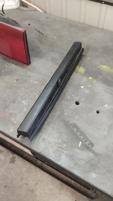 Roletka tylnej szyby strona prawa BMW E39 touring rarytas