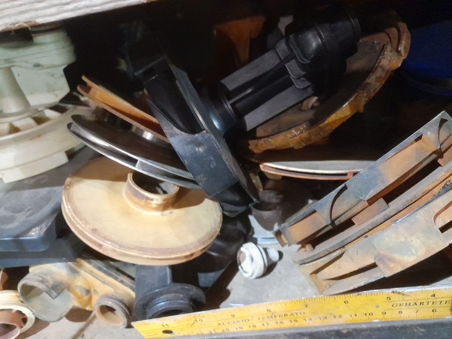 Подам дифузори,трубка вентури,крильчатки,каністри.