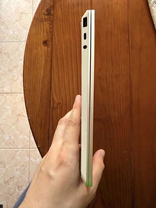 Microsoft Surface Laptop Go 10th Gen. (Com estojo da TUCANO)