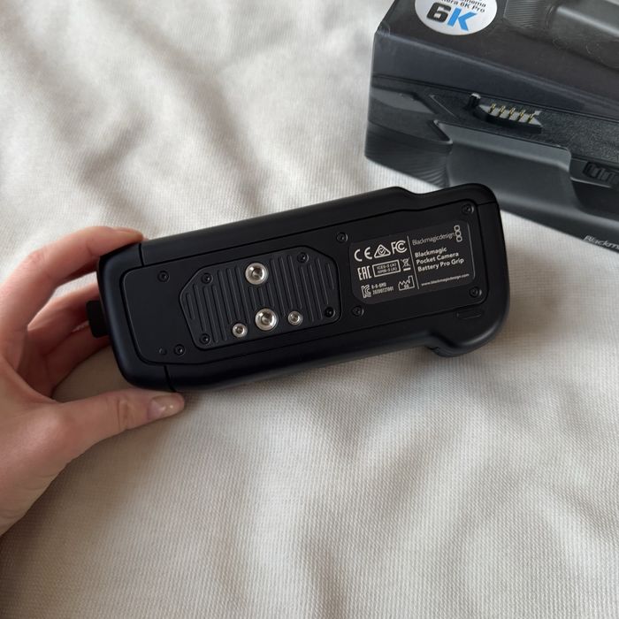 Батарейна рукоятка Blackmagic Design Pocket Cinema Camera 6K4К