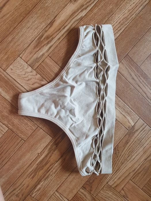 seksowne beżowe stringi thongi kabaretki XS S 34 36