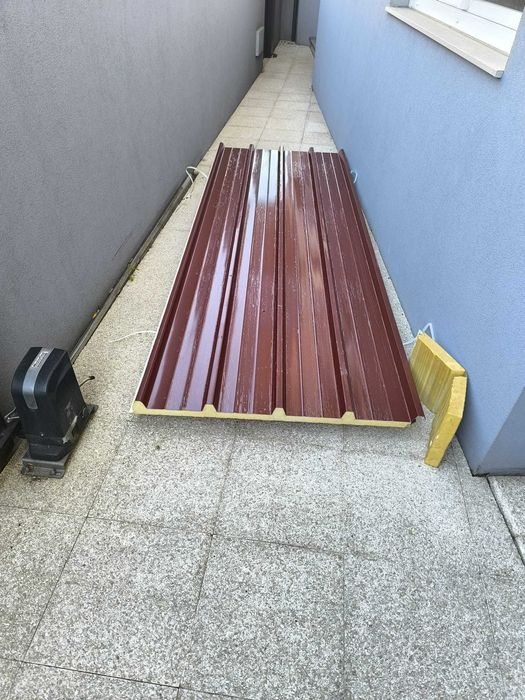 Vendo Telha Sanduiche 5 Ondas 30mm rall 3009 + 9 mts de tubo Galvanizado 60X40