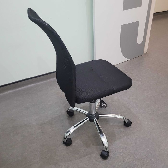 Cadeira de Escritório Operativa - NOVA- em caixa por abrir