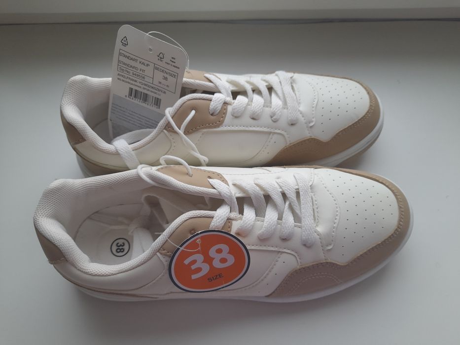 Кросівки весняні,   нові, 38 розмір