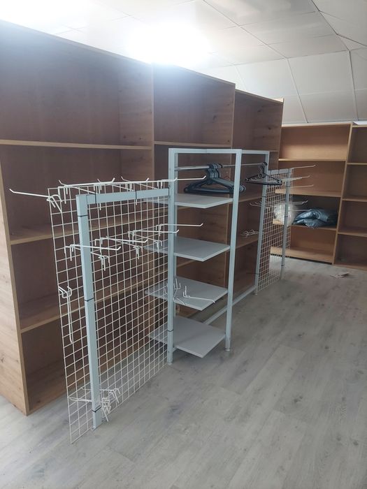 Торгове обладнання для одягу