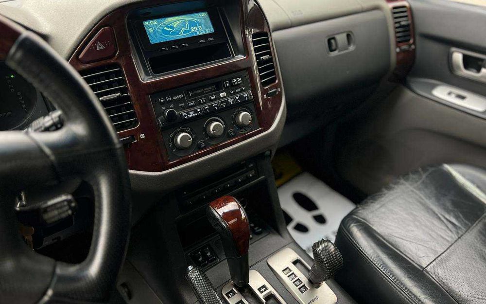 Mitsubishi Pajero 2006