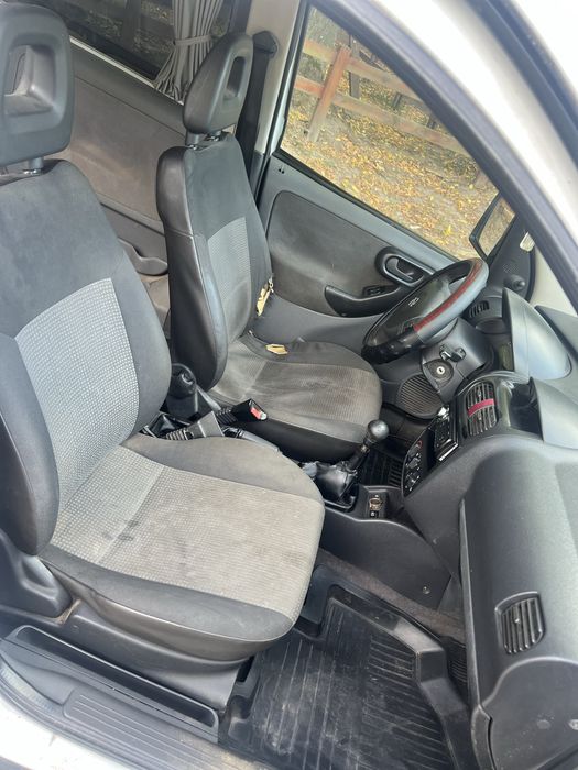 Авто Opel Combo 2008