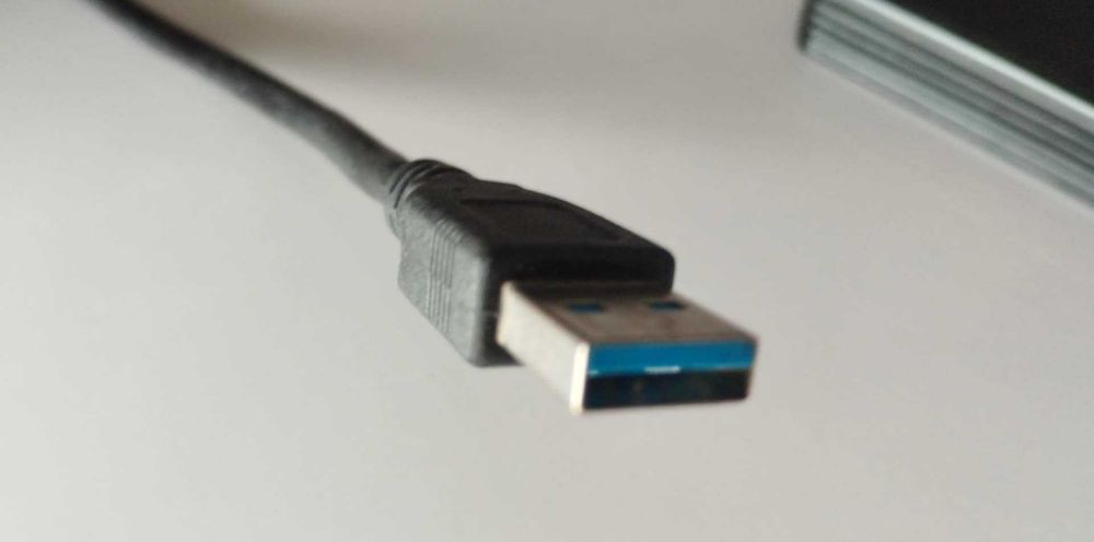 Disco rígido 110GB SATA 3.5" com adaptador USB - pronto a usar