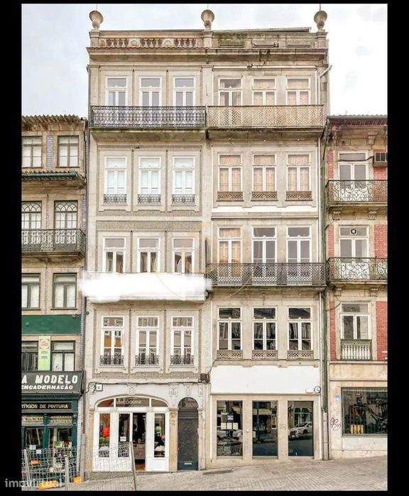 Excelente T1, imóvel  Exclusivo no Largo dos Loios num Edifício Histór