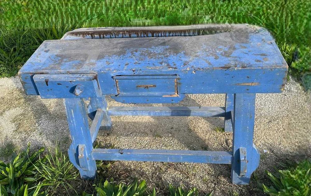 Bancada de carpinteiro antiga tamanho de criança